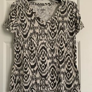 Mossimo V-neck t-shirt